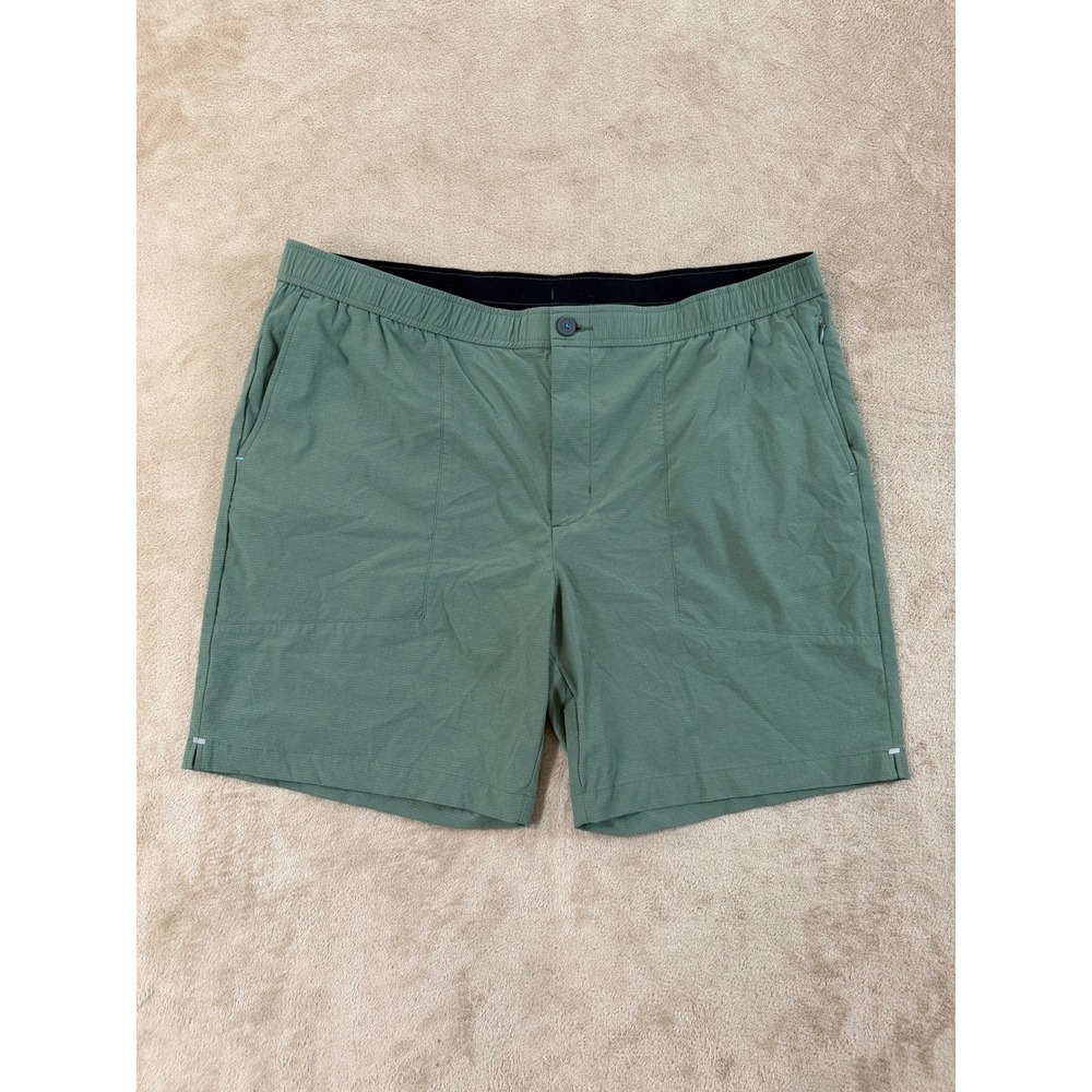 Tommy Bahama Shorts Mens Size 2XL X 8‎ Olive Green Pineapple pattern Pocket EUC